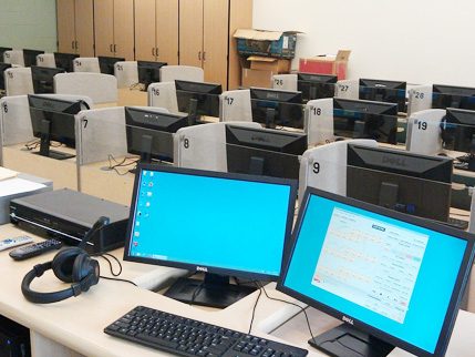 Software Base Language Laboratory System e-PLUS